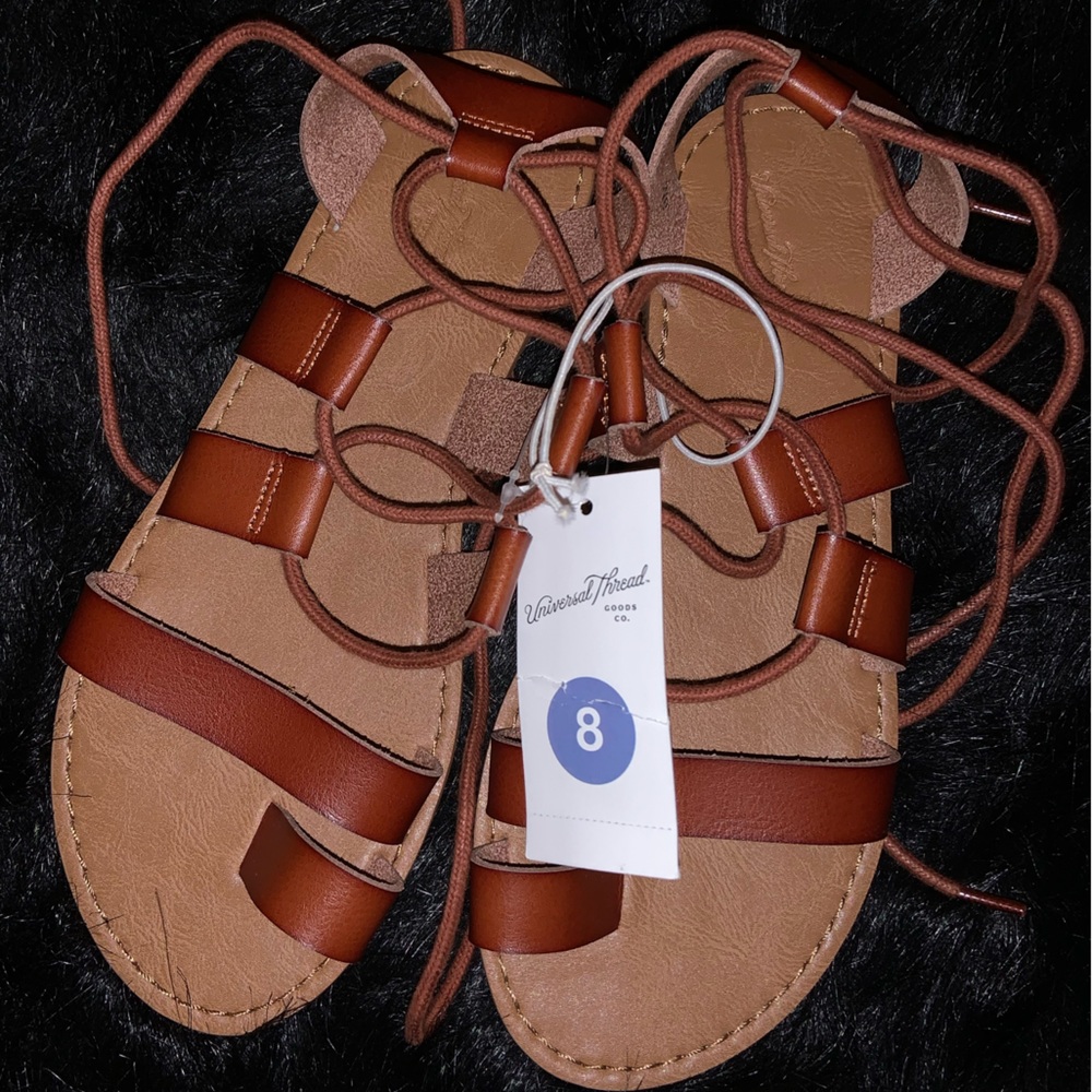 Universal Thread Strappy Sandals! NWT!!🤎☀️